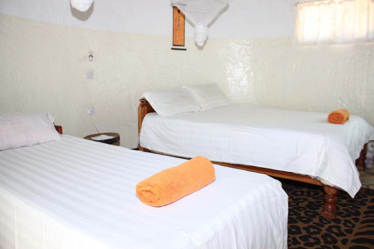 Reed Mat Lodge Лусака Экстерьер фото